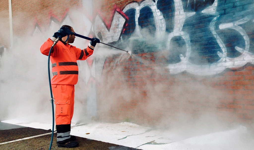 Serviciu de îndepărtare a graffiti-ului